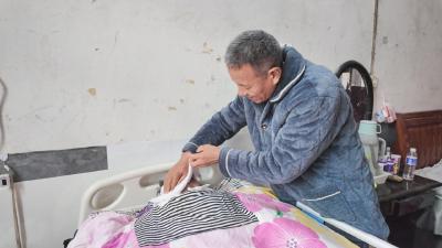 咸宁崇阳：2000多个日夜 ，他让“沉睡”妻子的世界不孤单