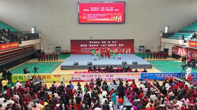 “舞”比精彩！咸宁崇阳百村百支广场舞队同台比“舞”