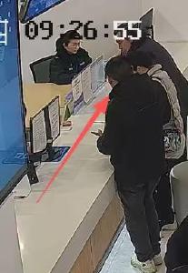 崇阳：“网逃”现身窗口！民警：来了，就别走！