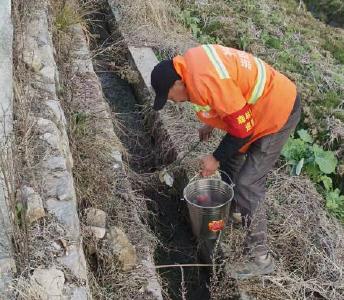 崇阳县桂花泉镇开展“清洁家园”百日攻坚行动