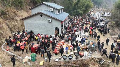 “来我家吃杀猪宴了！”咸宁崇阳“乡村茂哥”一嗓子喊来近千网友