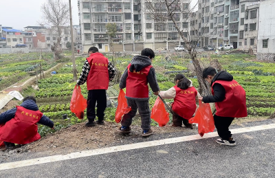 崇阳县开发区社区：翰墨飘香迎新春   小手共绘洁净美