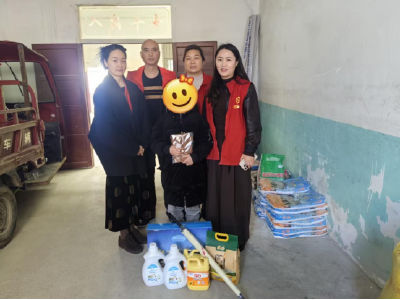 崇阳：暖冬行动送温情