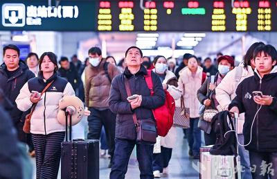 新春走基层丨武汉三座火车站绘出春运“立体拼图”