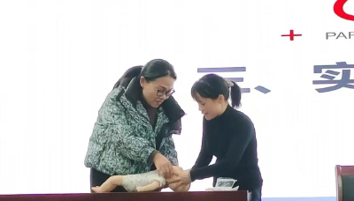 全市托幼机构卫生保健知识培训班（崇阳站）开班