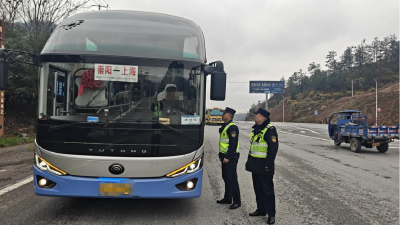 崇阳： 多点发力护航春运返程平安路