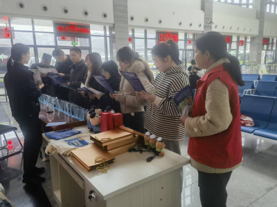 崇阳县天城镇开展禁毒反诈联合宣传活动