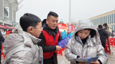 “心愿盲盒”传递平安家书  崇阳多元宣传筑牢安全防线