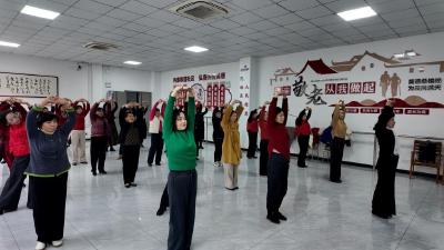 崇阳县大集社区老年学校开学  数字赋能银发生活