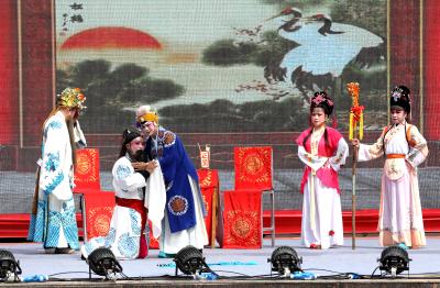 【桃溪文艺】吴梅芳：提琴戏之韵