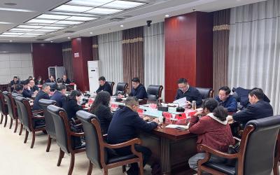 县委常委会（扩大）会议要求：践行一线工作法  跑出首季“加速度”