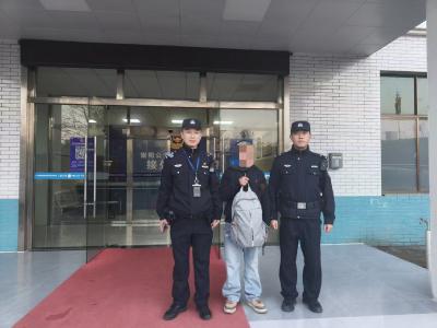 扫“码”解忧  背包失主找到了！