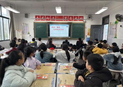 崇阳县天城镇开展“三个一”禁毒宣传活动