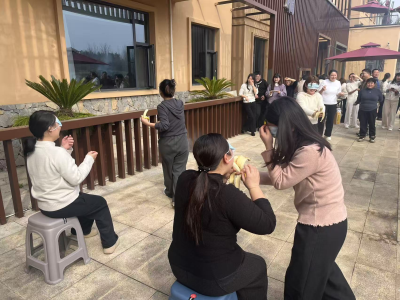 崇阳县第二人民医院开展趣味活动庆“三八”