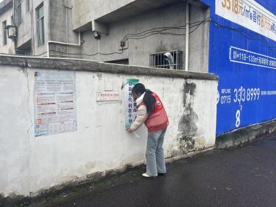 崇阳县白霓镇：田间地头查毒源   禁毒宣传入民心