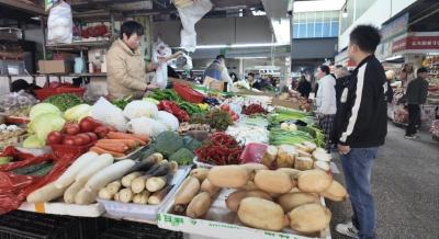 春天味道上新！崇阳大市场春菜走俏