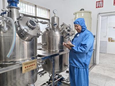 小镇创业家⑧ | “油茶领头雁”苏成：弃商从农  荒山上建起“绿色银行”