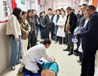 崇阳县高枧乡卫生院开展急救技能“充电”