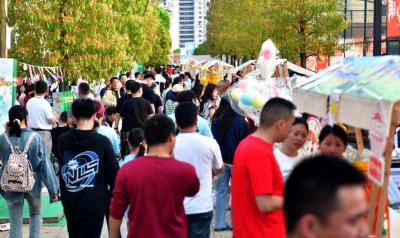 百商助力  万客共燃  一场赛事带火一座城