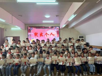 崇阳县第二实验小学：书香润童心  阅读促成长