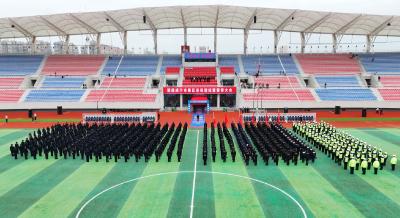 咸宁公安开展“楚超”咸宁赛区赛事安保实战演练