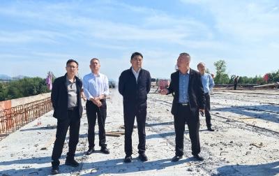 徐望调研重点项目建设、安全生产工作时强调：紧盯项目进度  严守安全底线