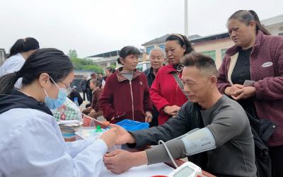 望闻问切进乡村 便民义诊暖桑榆——崇阳县中医院联合蔡墩卫生院开展惠民活动