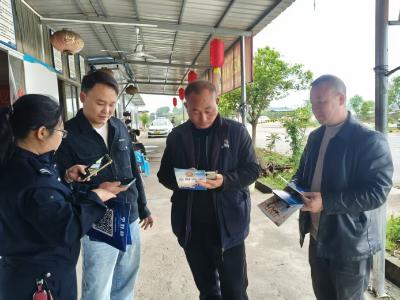 崇阳县青山镇开展禁毒入户宣传  筑牢平安防线