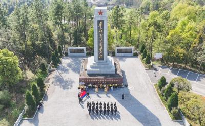 崇阳县公安局：缅怀先烈守初心   薪火相传担使命