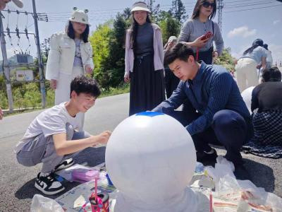崇阳县路口镇：童心绘彩助楚超  爱心结对传暖意