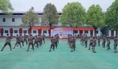 崇阳：“流动少年宫”走进专门学校