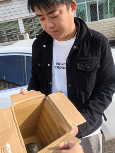 受伤雀鹰误闯农家，崇阳县青山镇上演接力救助