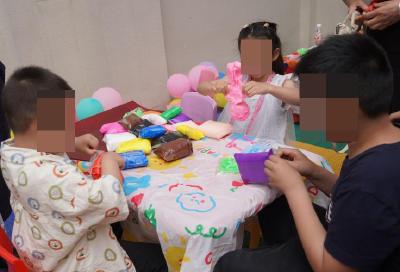 童心绘彩相伴成长    崇阳为特殊儿童“六一”送关爱
