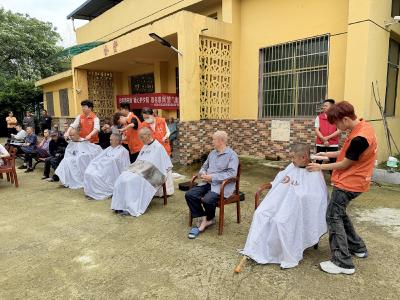 崇阳县白霓镇：暖心护夕阳   敬老惠民生