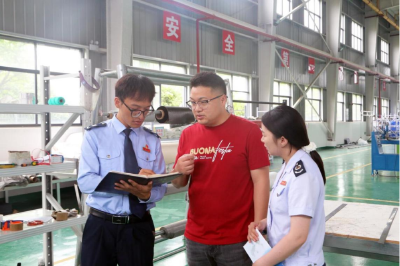 崇阳县税务局：政策宣讲走进科技活动周