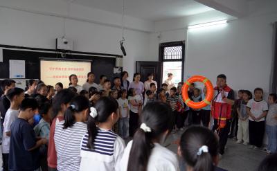织密防溺水“安全网”！崇阳县高枧乡师生上好这堂“生命必修课”