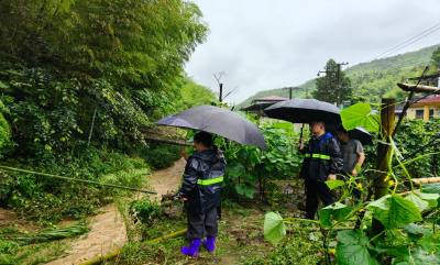 崇阳县港口乡：暴雨来袭严防守  多措并举护民安