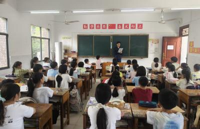 安全知识送上门   国网崇阳县供电公司开展安全宣传“五进”活动