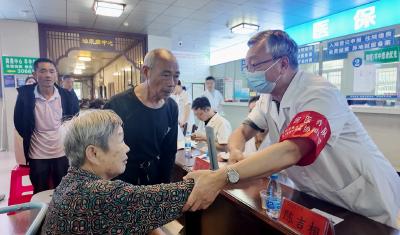 省级专家下基层  家门口挂上“专家号”——武汉协和医院专家团走进崇阳县中医院