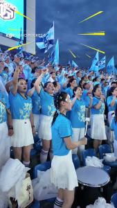 禁区一片混战，乱军之中咸宁队抓住机会破门，1:0领先黄冈祥云！