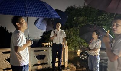 徐望督导防汛工作时强调  压实责任严密防范   全力应对强降雨天气