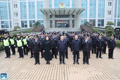 V视 |陈洪豪与广大民辅警共庆第二个“中国人民警察节”