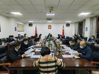 V视 | 刘子恒主持召开县政府党组理论中心组集中学习研讨会暨2022年第29次县政府党组会议、县政府常务会议、县长办公会议
