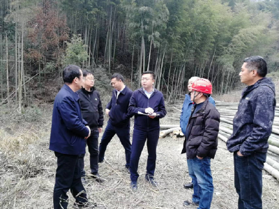 刘子恒带案下访  现场督办群众信访问题化解工作  