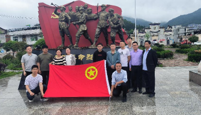 慈口乡团委组织参观谭氏宗祠