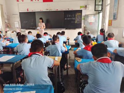 县实验小学：组织开展语文课外阅读知识竞赛活动