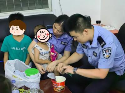 通山：走失萌娃“做客”派出所 女警当起“临时妈妈”