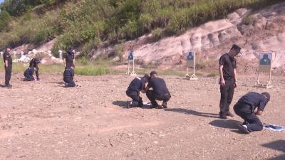 V视 | 沙场“夏”点兵！通山公安开展夏季警务实弹射击训练  