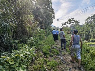 长江云——湖北通山：警民齐心寻老人 暖心救助显初心