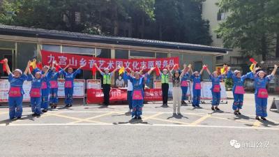县公安局：交通宣传进景区，守护安全“不打烊”